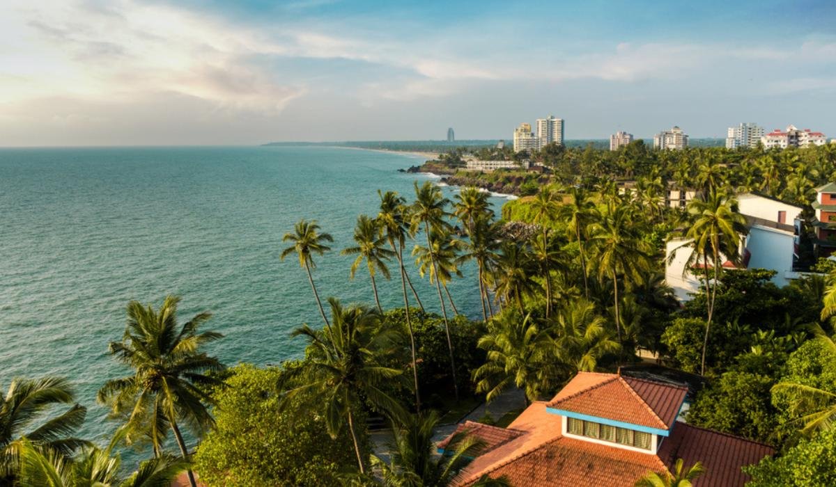 https://padiyathholidays.com/admin/uploads/image/packages/northern-kerala-discovery/kannur1.jpg